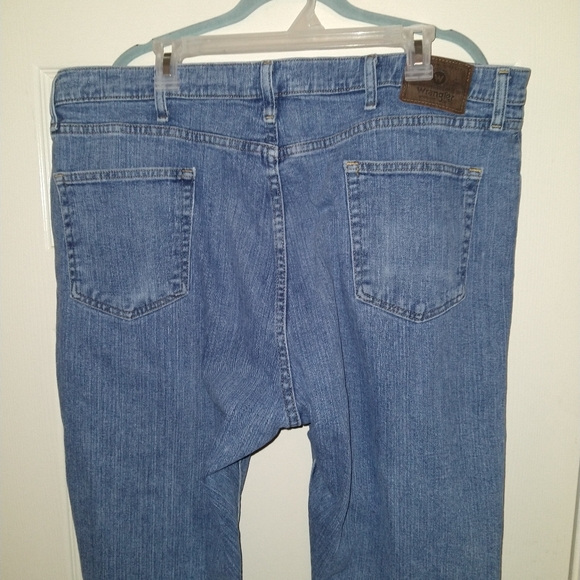 Wrangler Relaxed Fit Blue Wash Denim Jeans Men's sz 42x30. - Picture 5 of 7